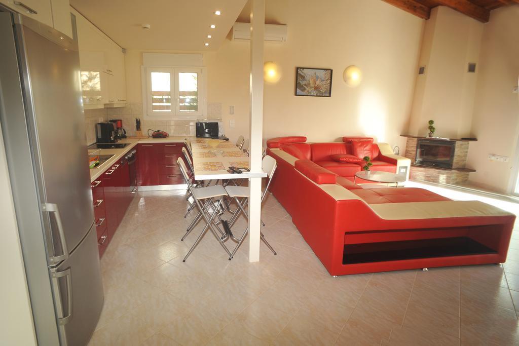 Villa Poulades Gouvia Kamer foto