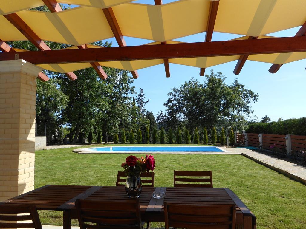 Villa Poulades Gouvia Buitenkant foto